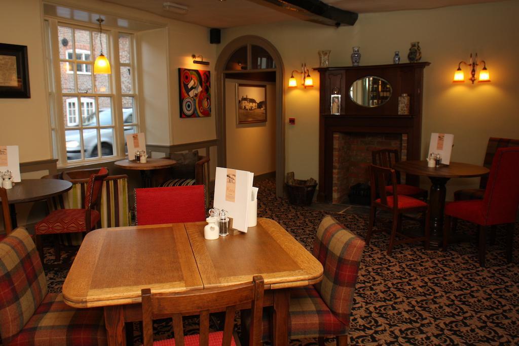 The Bear Hotel By Greene King Inns Hungerford Esterno foto