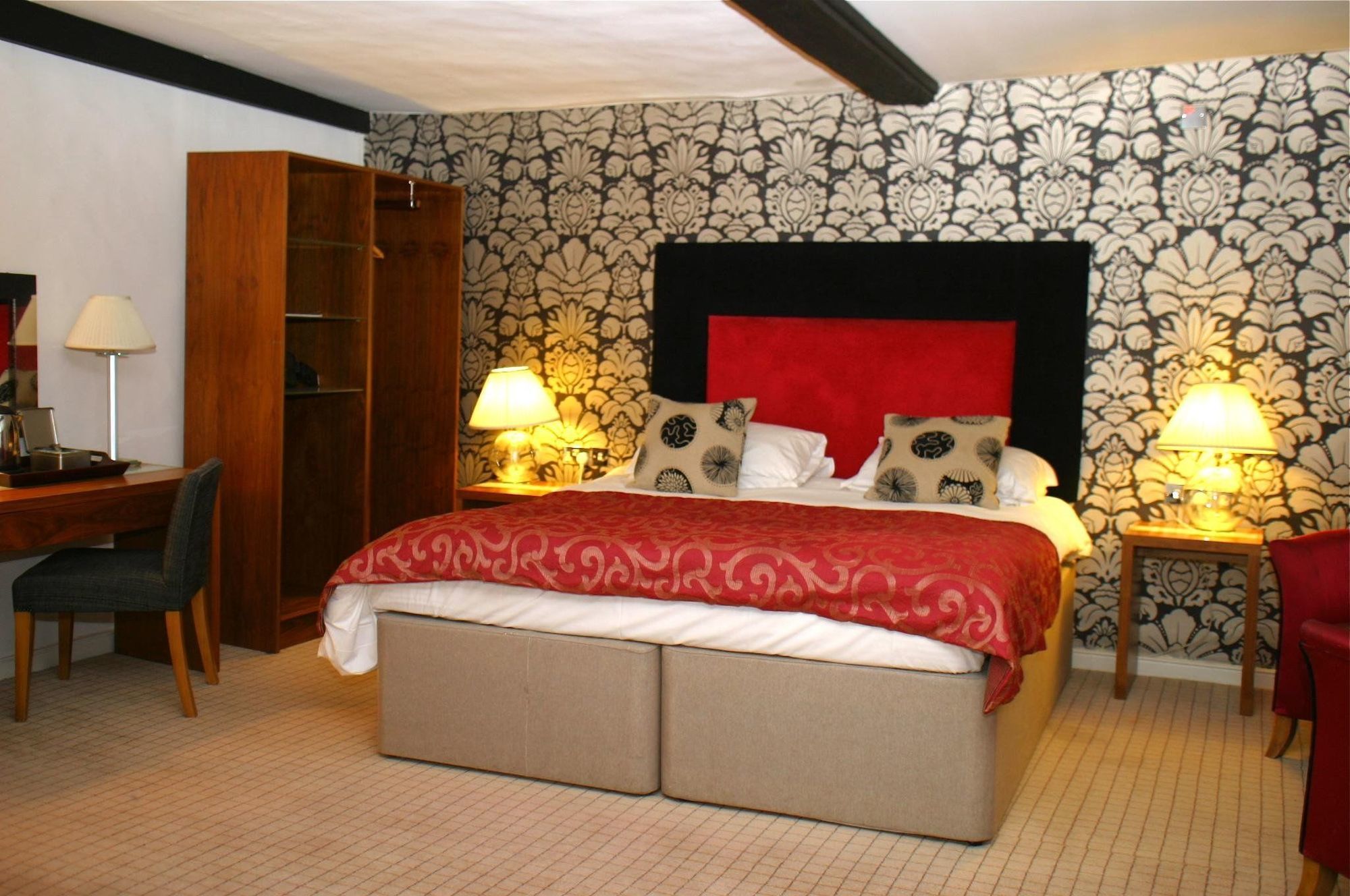 The Bear Hotel By Greene King Inns Hungerford Esterno foto