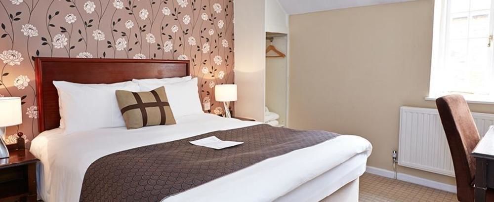 The Bear Hotel By Greene King Inns Hungerford Esterno foto