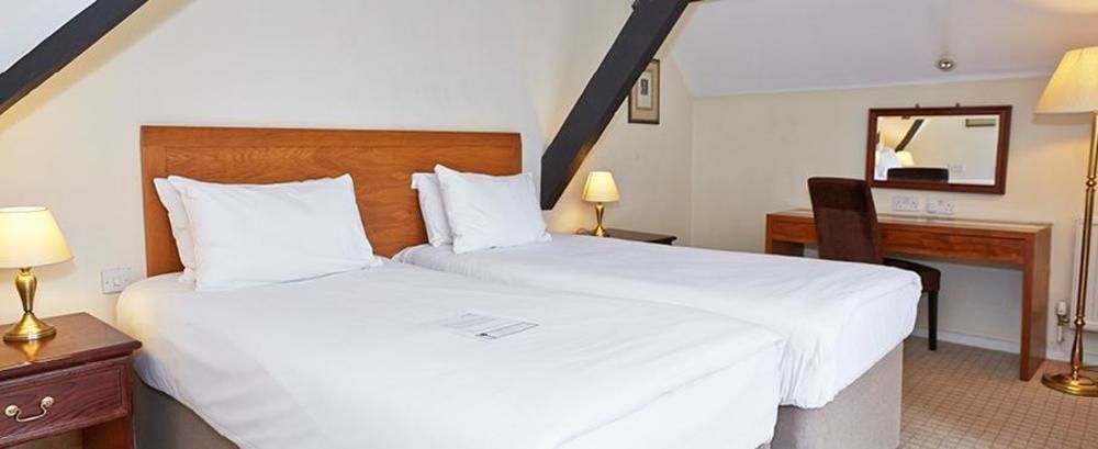 The Bear Hotel By Greene King Inns Hungerford Esterno foto